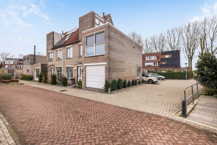 Mina Krüseman-erf 134 in Dordrecht foto