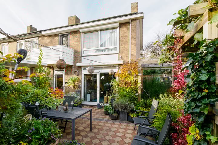 Minister Goeman Borgesiusstraat 1 in Enschede