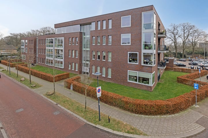 Minister Kanstraat 12J in Emmen foto