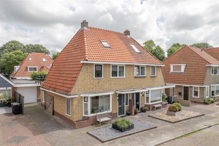 Minne Hofstrastraat 21 in Franeker foto