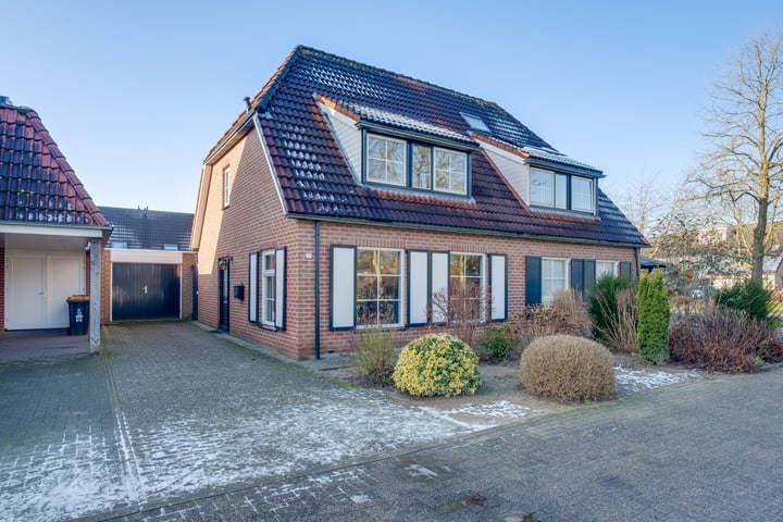 Moerbeibloesem 71 in Doetinchem foto