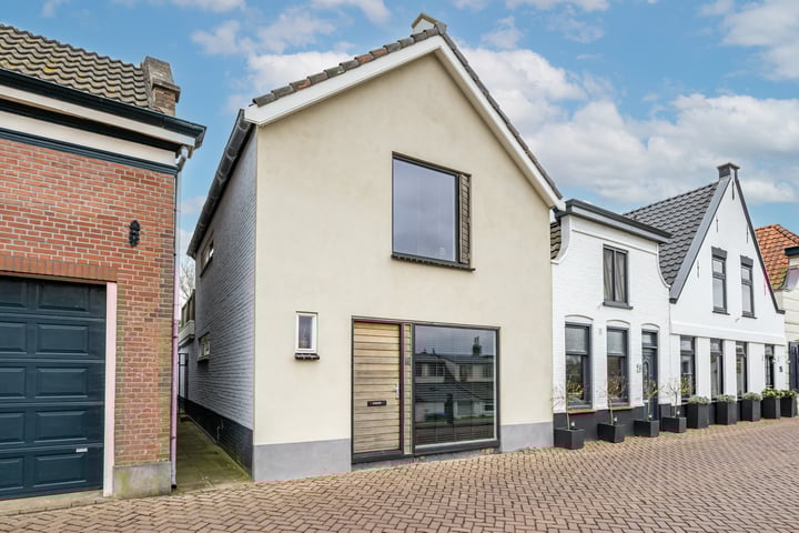 Molendijk 11 in Ooltgensplaat