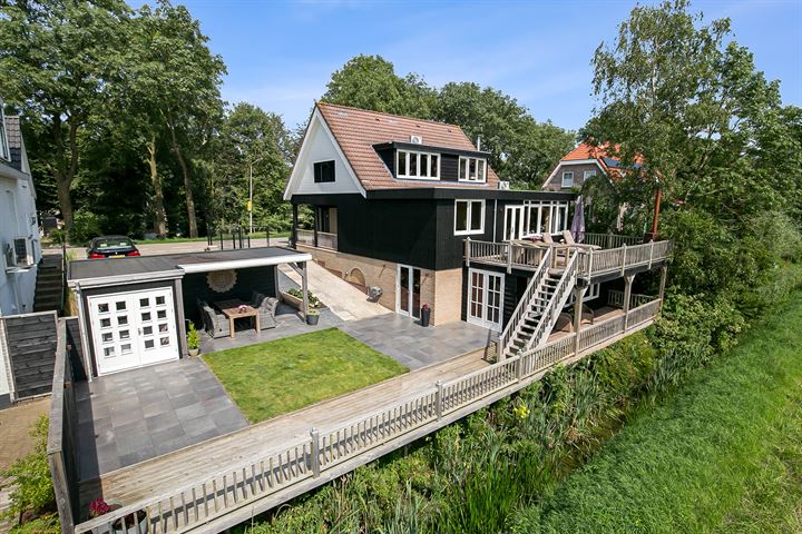 Molendijk 111 in Zuid-Beijerland foto