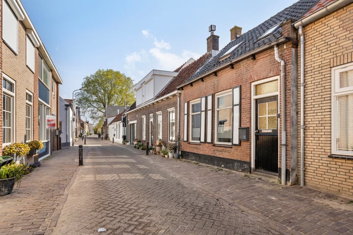 Molendijk 12 in Nieuwe-Tonge foto