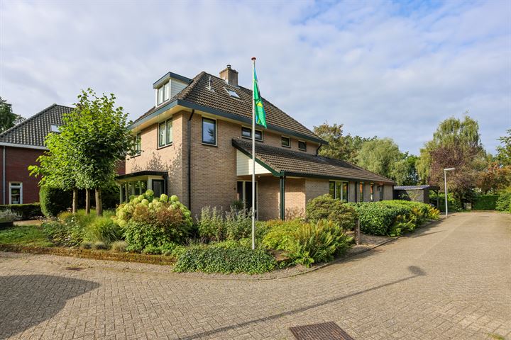 Molenparkweg Oost 9 in Lunteren foto