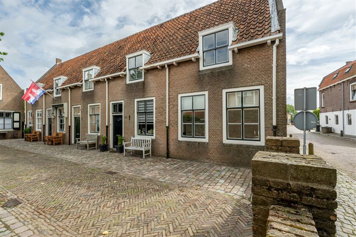 Molenstraat 2 in Goedereede foto