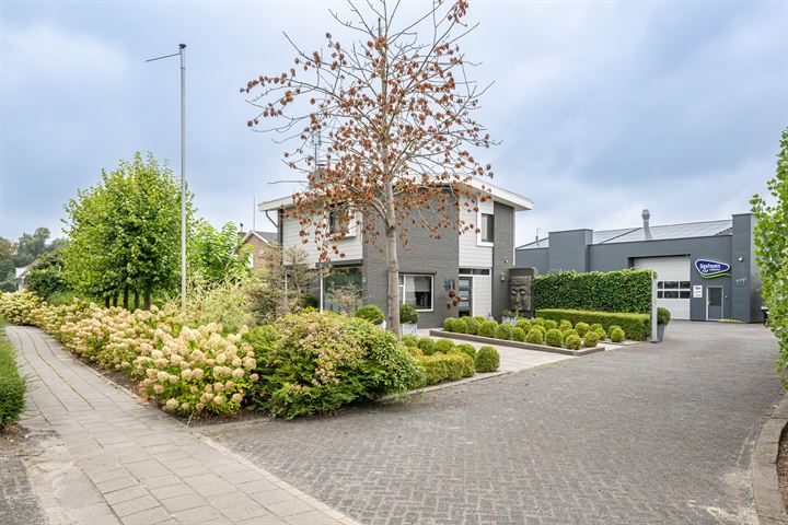 Molenweg 10 in Middelharnis foto