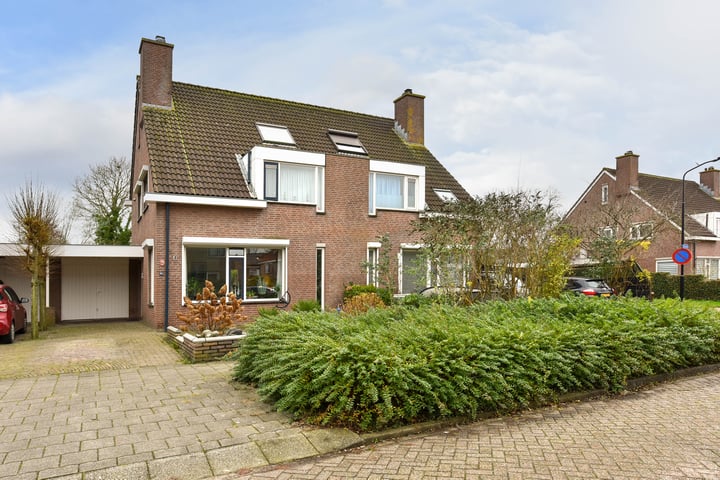 Molenwiek 90 in Mijdrecht foto