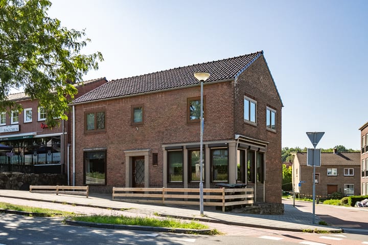 Moltweg 52 in Landgraaf foto