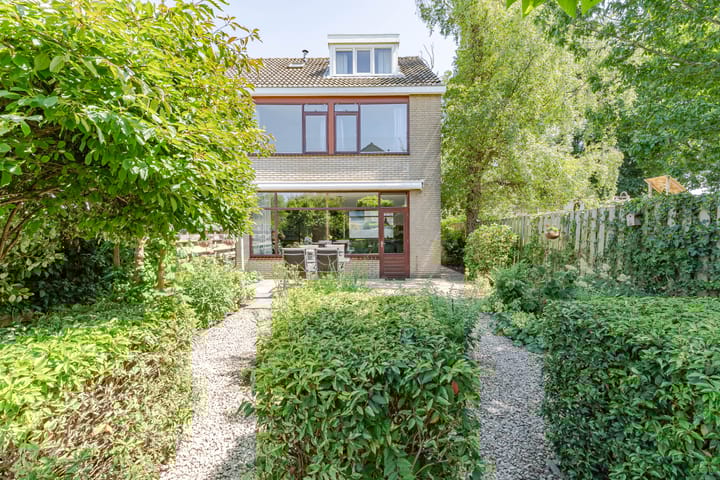Mondriaanplantsoen 17 in Hazerswoude-Dorp