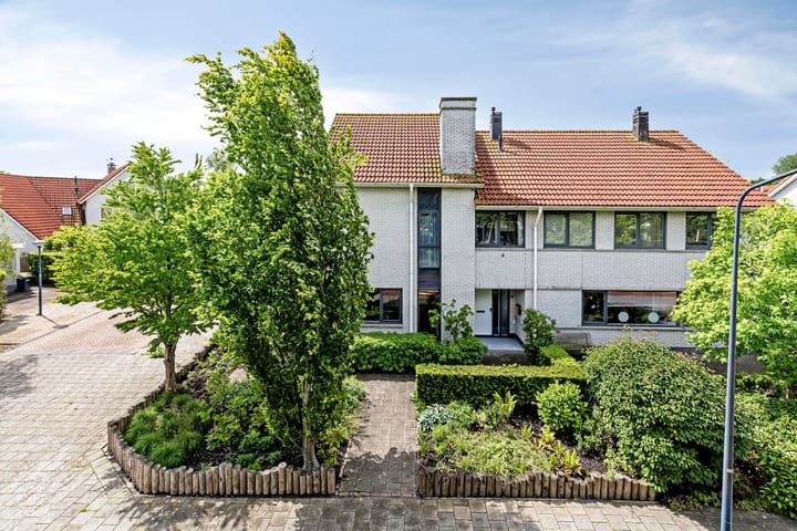Monethof 66 in Hoorn foto