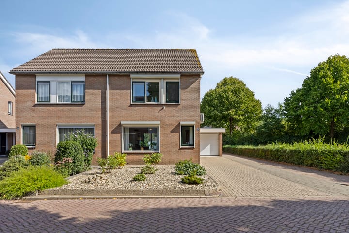 Monnetstraat 52 in Zevenaar foto