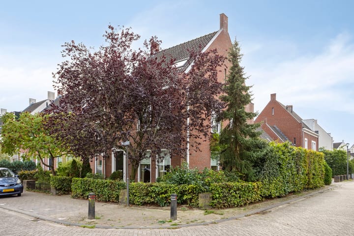 Monnikserf 2 in Helmond
