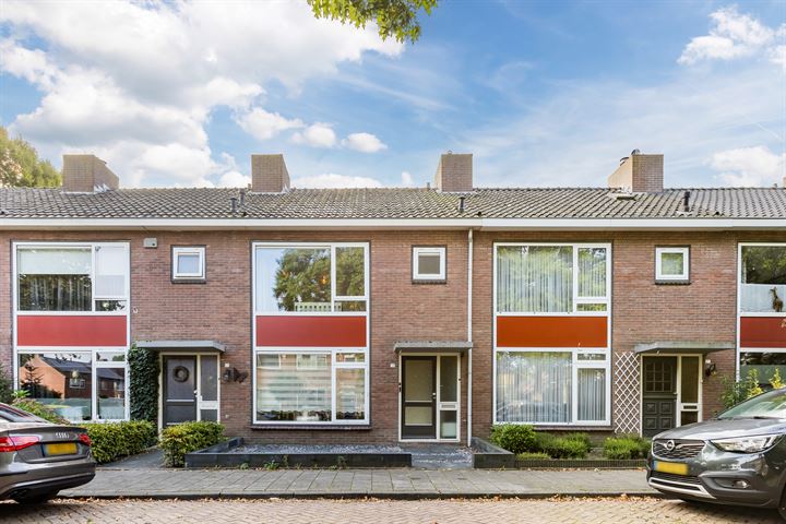 Monseigneur Schaepmanstraat 19 in Rijen foto
