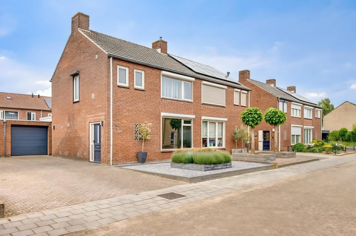 Monseigneur van Enckevoirtstraat 10 in Sambeek foto