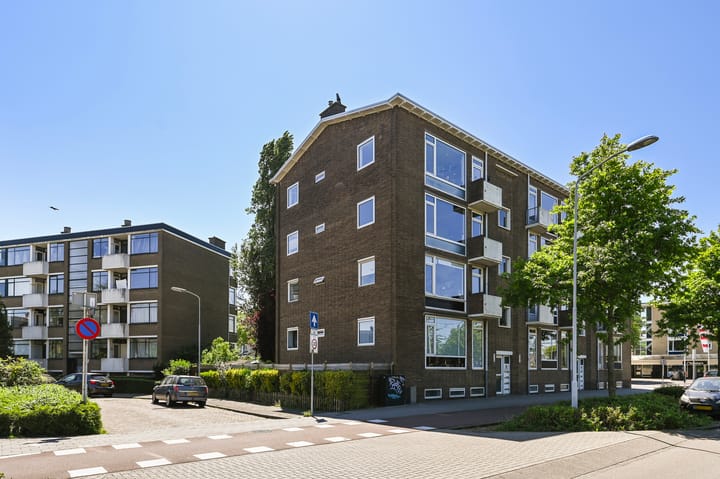 Monseigneur van Steelaan 104 in Voorburg foto