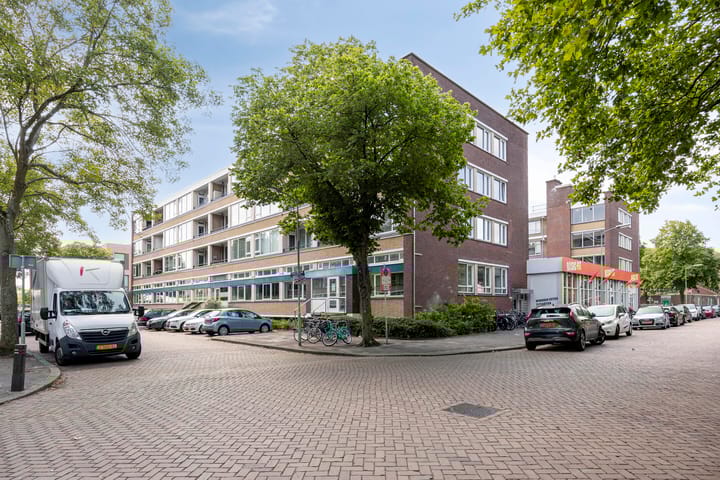 Monseigneur van Steelaan 446 in Voorburg foto