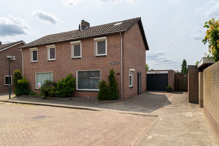 Monseigneur Zwijsenstraat 20 in Kaatsheuvel foto