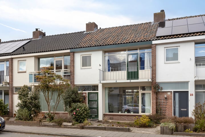 Montfortanenlaan 25 in Tilburg foto
