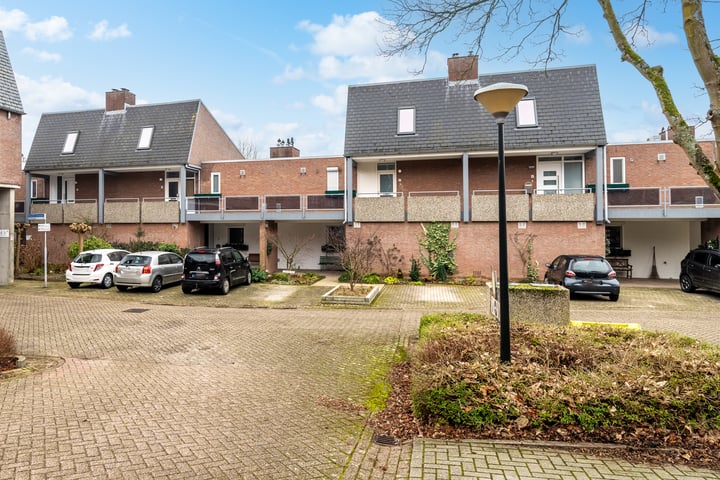 Montfortanenplein 21 in Meerssen foto