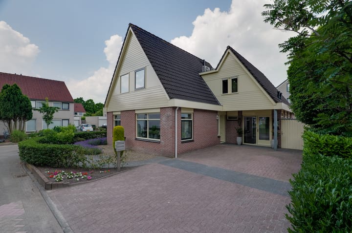 Mosbeemd 1 in Assen foto