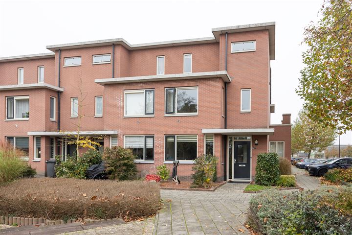 Mr.Eenhuisstraat 4 in Haaksbergen foto