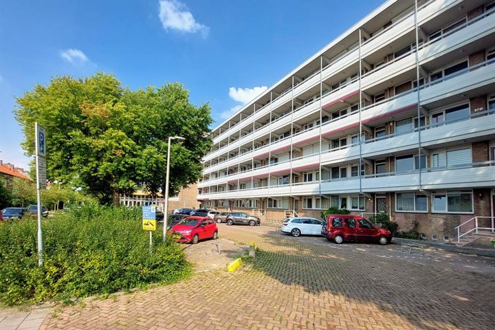 Mr. F.A. van Hallweg 70 in Amstelveen foto