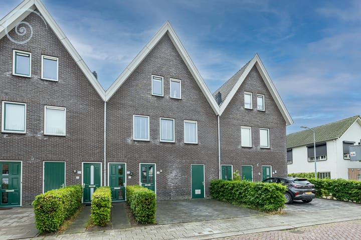 Mr Iman Caustraat 23 in Stellendam foto