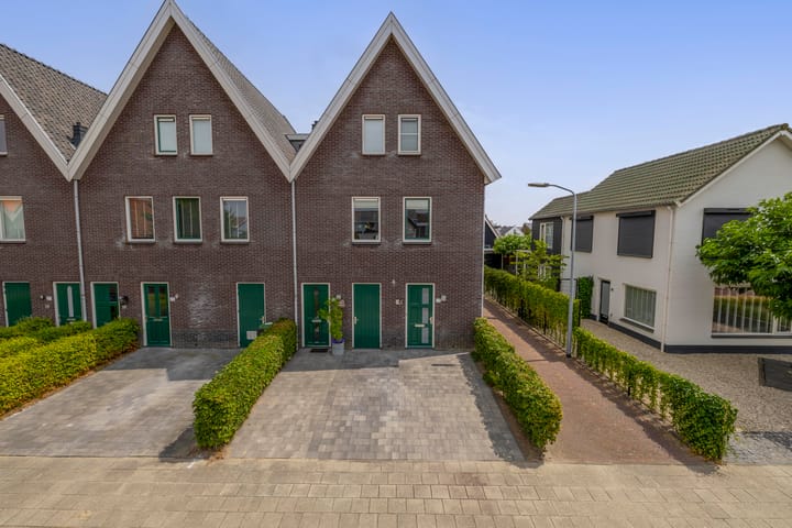 Mr Iman Caustraat 29 in Stellendam foto