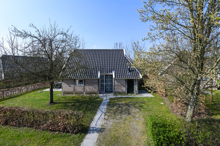 Mr. J.B. Kanweg 3-327 in Witteveen
