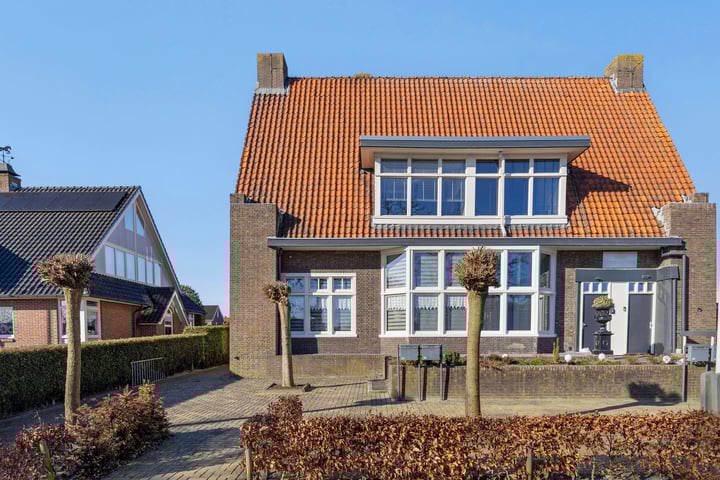 Mr. Ovingstraat 2B in Klazienaveen foto