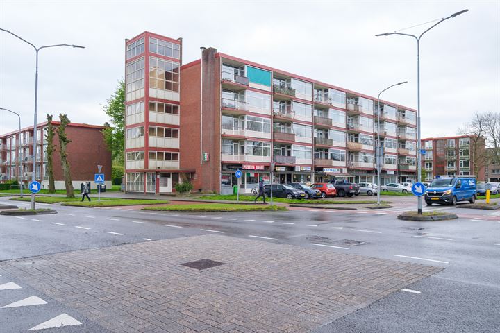 Mr. P.J. Troelstralaan 275 in Assen foto