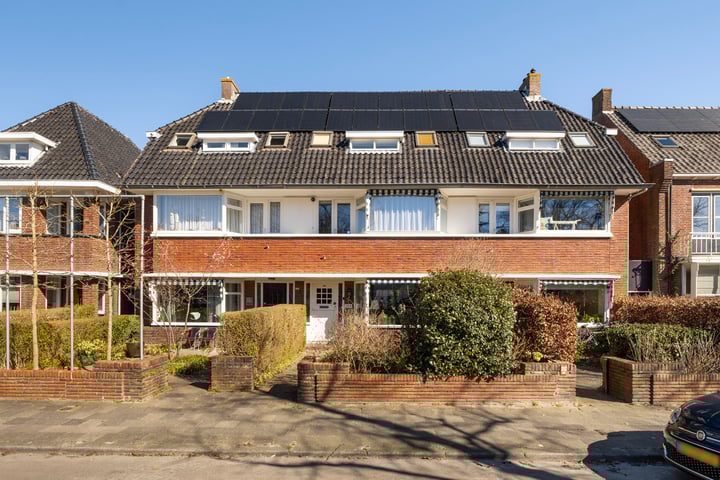 Mr. P.J. Troelstraweg 118 in Leeuwarden foto