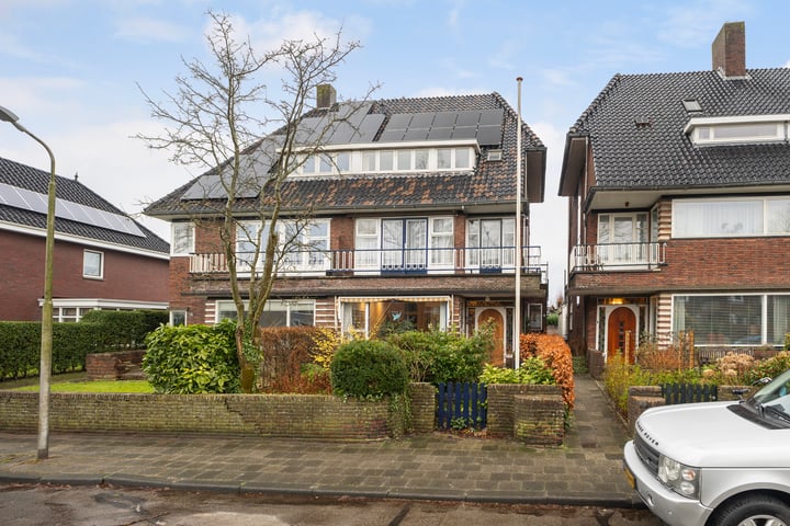 Mr. P.J. Troelstraweg 74 in Leeuwarden foto
