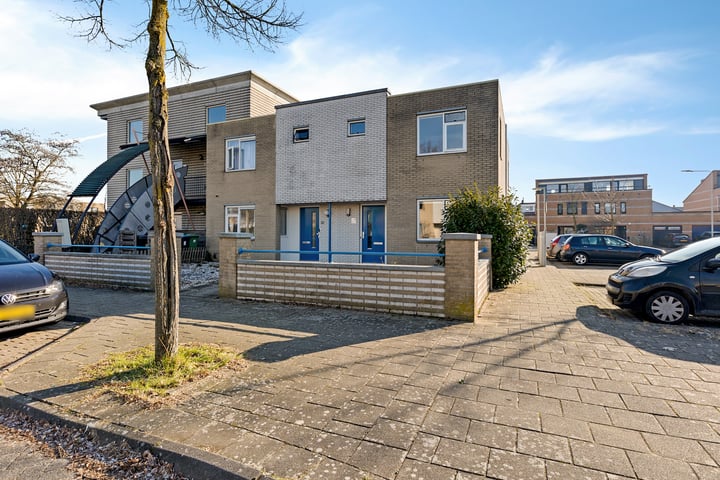 Mr. P.S. Gerbrandysingel 30 in Arnhem foto