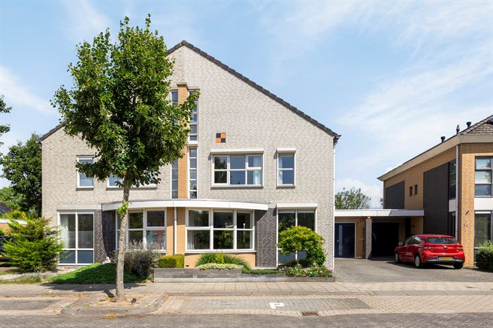 Mr. P.S. Gerbrandysingel 69 in Arnhem foto