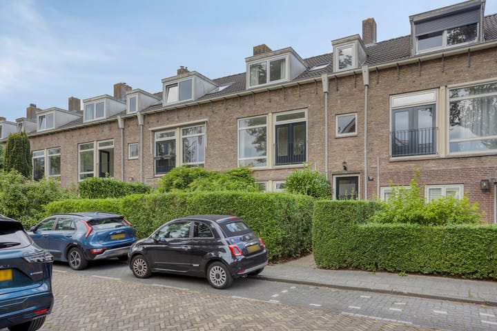 Mr. Troelstralaan 24 in Amstelveen foto