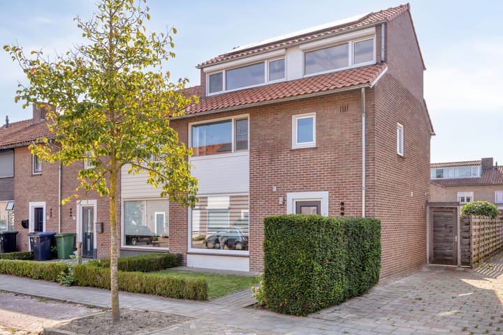 Mr. van Sonstraat 15 in Valkenswaard foto
