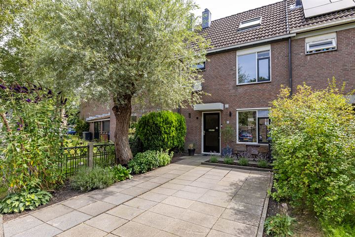 Mudaheerd 85 in Groningen foto