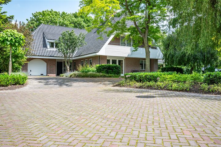 Muidenstraat 32 in Emmeloord foto
