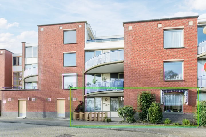 Muiderslotpad 42 in Hellevoetsluis foto