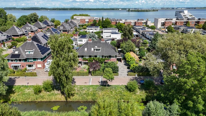 Muiderzand 4 in Huizen foto