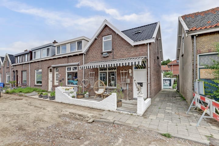 Murraystraat 13 in Pernis Rotterdam foto