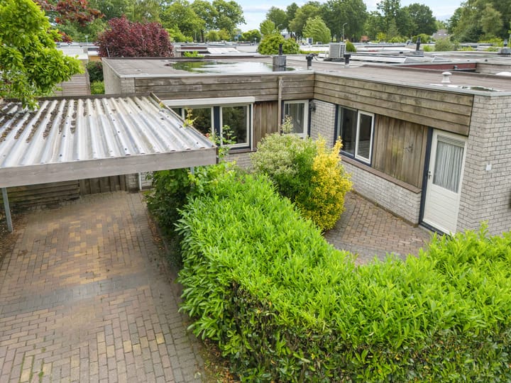 Mussenveld 79 in Emmen foto