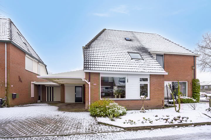Mussenveld 95 in Emmen foto