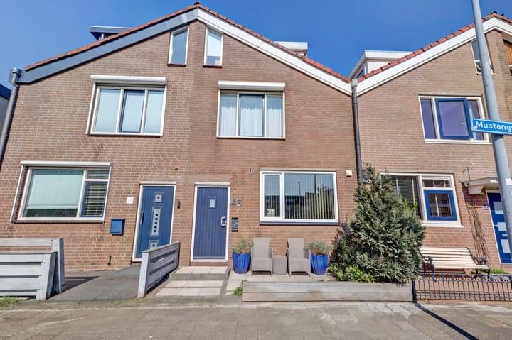 Mustangstraat 43 in Hoek van Holland foto