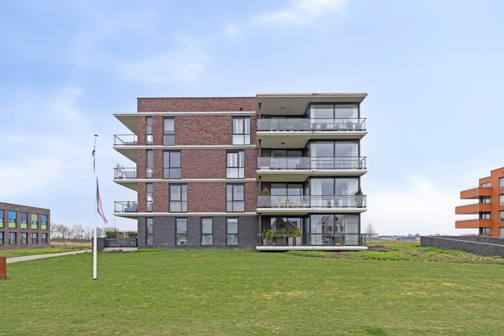 Muzieklaan 38 in Oud-Beijerland foto
