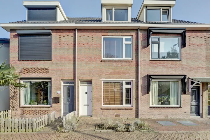 Naaldwijkseweg 294 in 's-Gravenzande foto