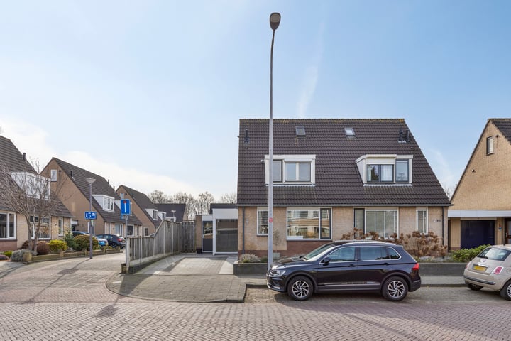 Nachtegaallaan 41 in Rozenburg foto