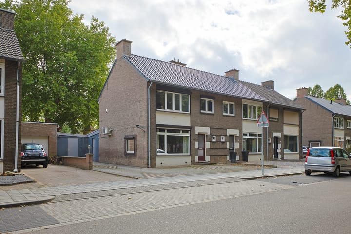 Napoleonbaan Noord 24 in Geleen foto